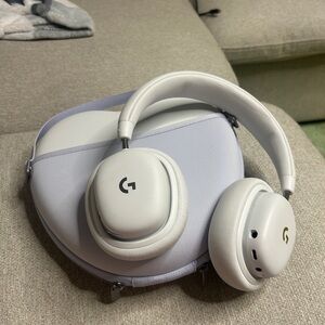 Logitech G735 Gaming Headset with Case